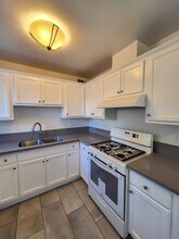 802 N Edgewood St in Inglewood, CA - Building Photo - Building Photo