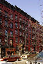 324 E 6th St in New York, NY - Building Photo - Building Photo