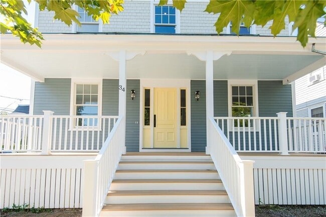 34 Harrison Ave in Newport, RI - Building Photo - Building Photo