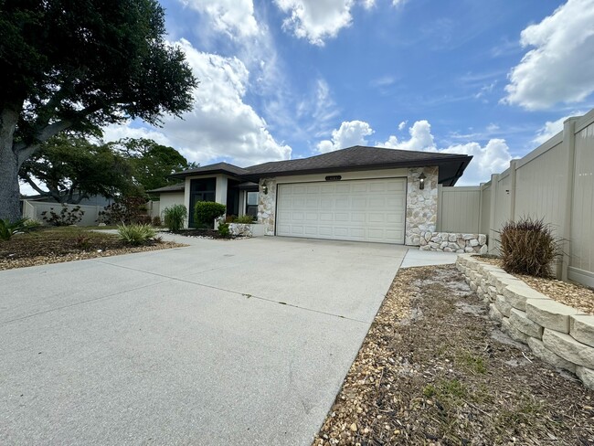 1041 Poinciana Rd in Venice, FL - Building Photo - Building Photo