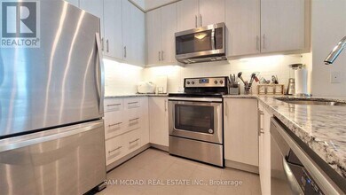 3975 Grand Park Dr in Mississauga, ON - Building Photo - Building Photo