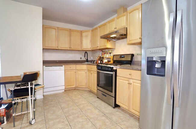 210 New York Ave in Jersey City, NJ - Building Photo - Building Photo