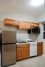 322 Main St, Unit 2R in Reisterstown, MD - Foto de edificio - Building Photo