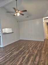 10810 Parkland Woods Dr in Sugar Land, TX - Building Photo - Building Photo