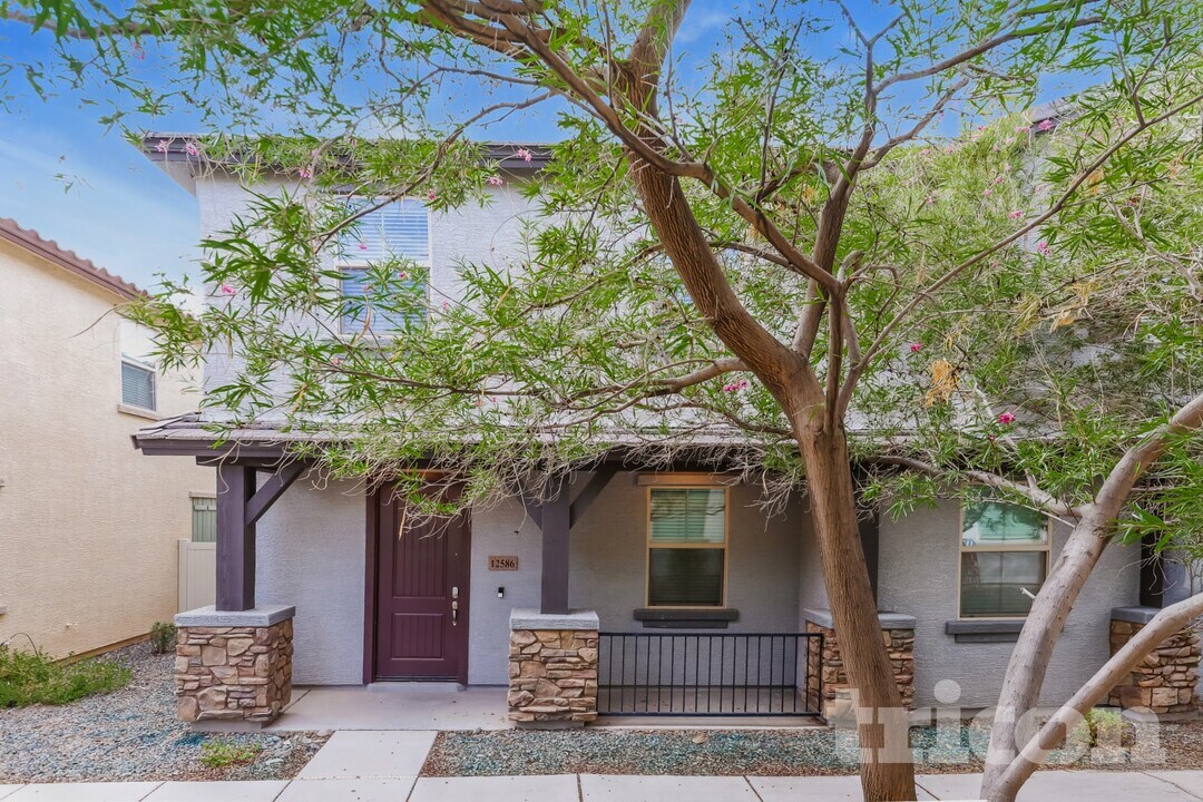 12586 W Steed Ridge in Peoria, AZ - Foto de edificio