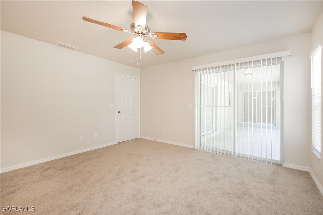 2496 De Vore St in North Port, FL - Building Photo