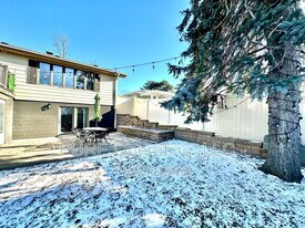 1024 N 74th Ave in Omaha, NE - Building Photo