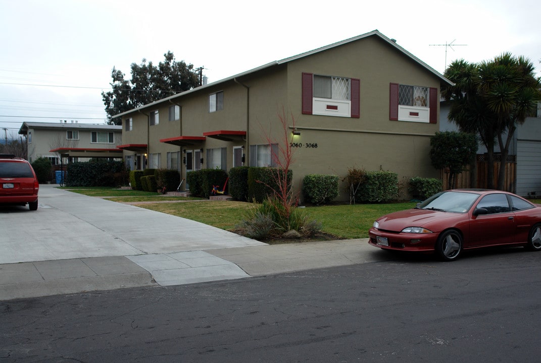 3060-3068 Emerson St in Palo Alto, CA - Building Photo