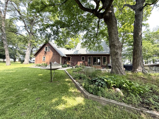 property at 2433 County Road 1225 N