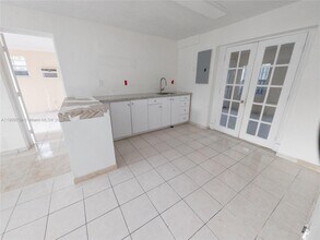 2575 SW 59th Ave in Miami, FL - Building Photo - Building Photo