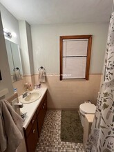 50 Hull St, Unit 1 in Belmont, MA - Foto de edificio - Building Photo