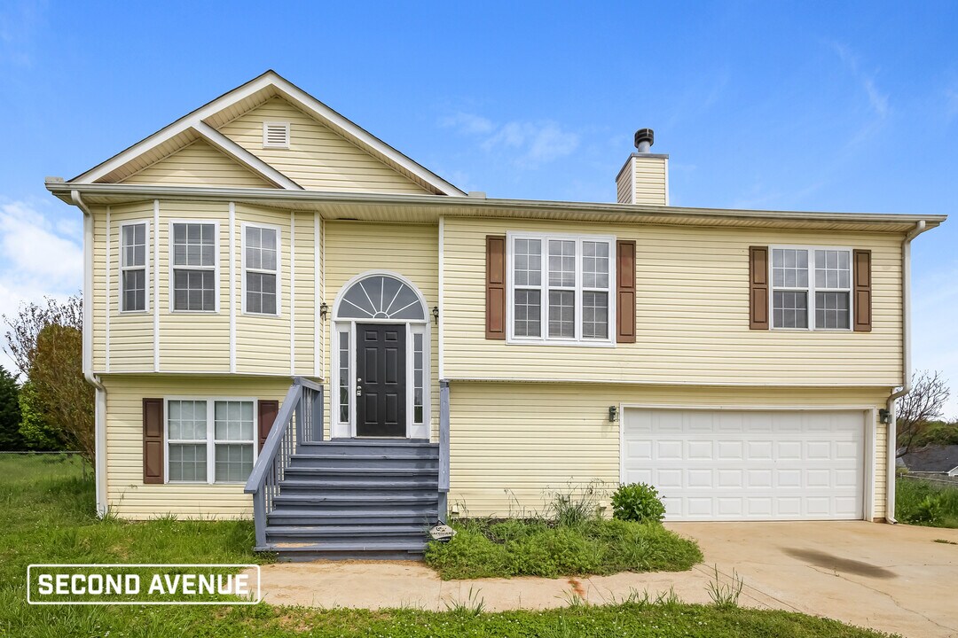 1010 Brynn Dr in Winder, GA - Building Photo