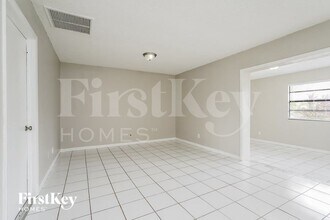 331 SE 46th Ln in Cape Coral, FL - Building Photo - Building Photo