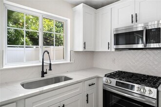 872 Windcroft Cir NW in Acworth, GA - Building Photo - Building Photo