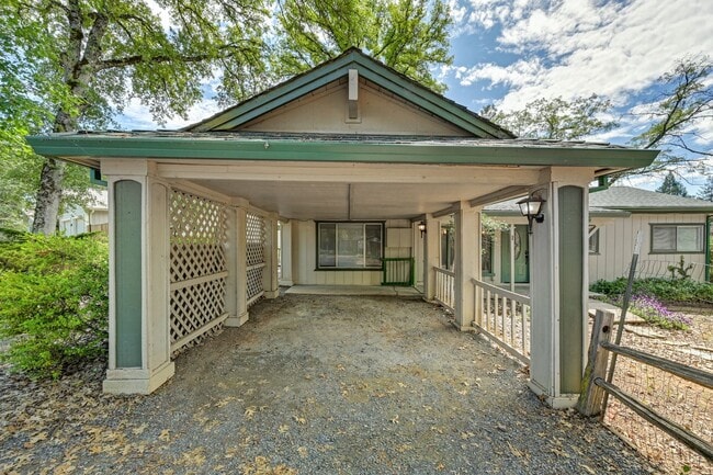 3210 Manzanita Ln in Meadow Vista, CA - Building Photo - Building Photo