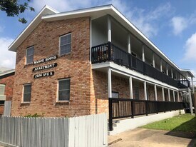 2106 Avenue K in Galveston, TX - Building Photo