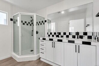5434 Sylvia Ave in Los Angeles, CA - Building Photo - Building Photo