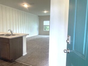 810 Capitol Pkwy in Jacksonville, FL - Building Photo - Building Photo