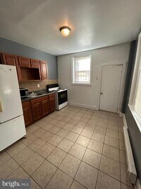 6065 Chester Ave photo'