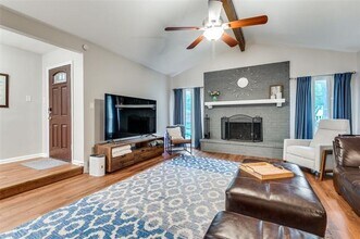 2828 Oak Forest Dr in Grapevine, TX - Building Photo - Building Photo