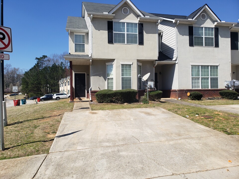 7293 Wagon Wheel Ct in Jonesboro, GA - Foto de edificio