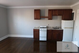 1712 W Albion Ave, Unit 1716-2G in Chicago, IL - Foto de edificio - Building Photo