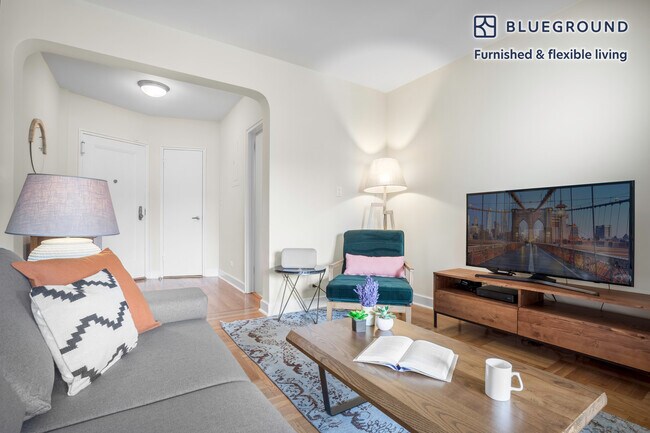 10 Downing St in New York, NY - Building Photo - Building Photo