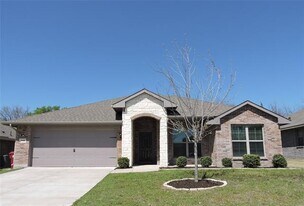 2100 Penn St in Farmersville, TX - Building Photo