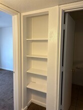 7201 Hallshire Dr in Houston, TX - Foto de edificio - Building Photo