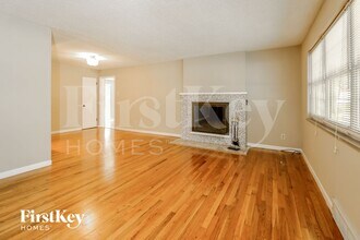 13420 Old Jamestown Rd in Florissant, MO - Building Photo - Building Photo