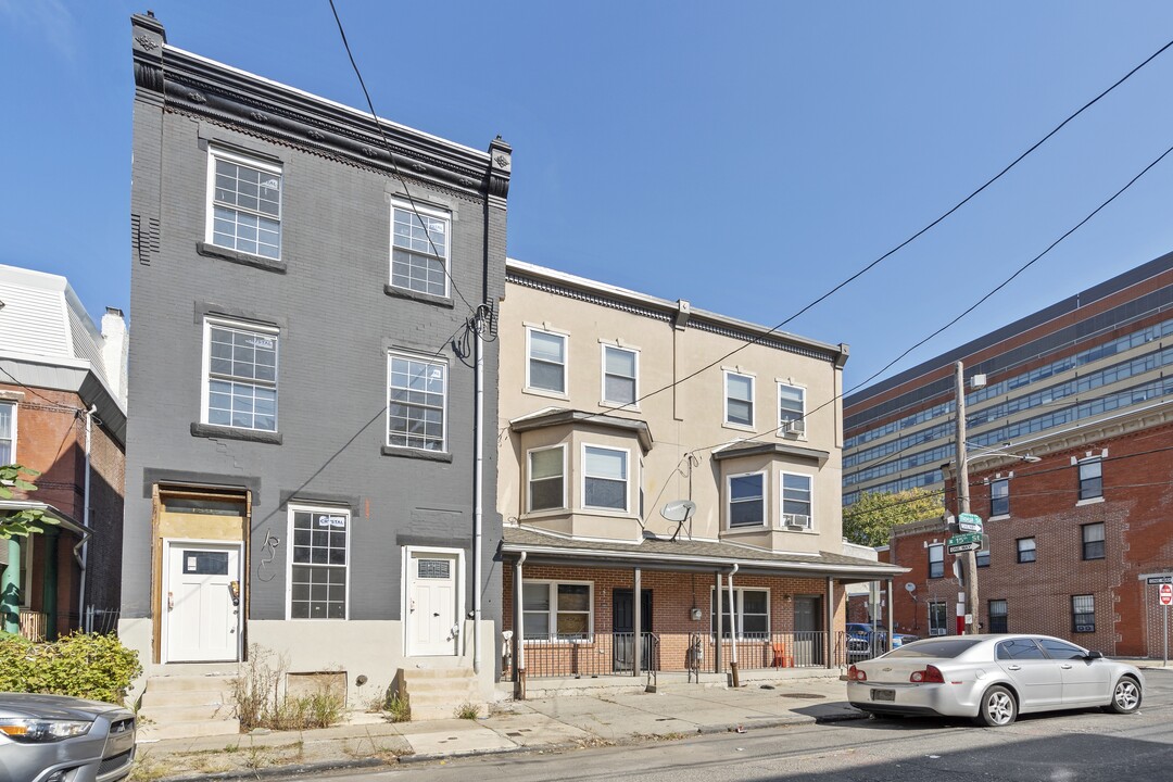 1503 W Tioga St in Philadelphia, PA - Building Photo