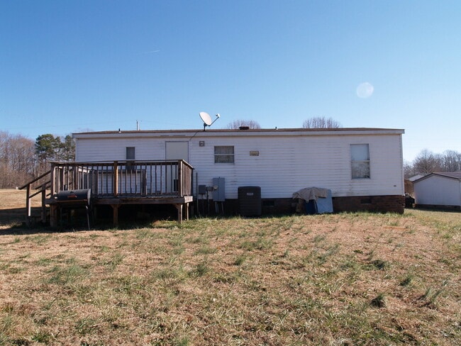 135 Gayle Dr in Troutman, NC - Building Photo - Building Photo
