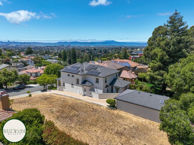 38 Sheridan Rd in Oakland, CA - Building Photo - Building Photo