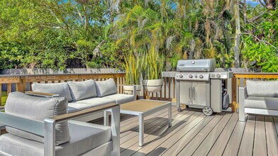 130 SW 25th Rd in Miami, FL - Building Photo - Building Photo