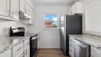 9527 3rd Bay St in Norfolk, VA - Building Photo