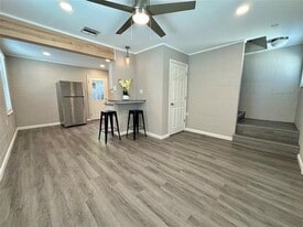 2612 Rogers Ave in Austin, TX - Building Photo