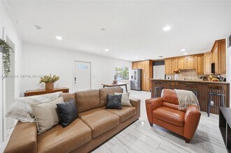 2202 NW 61st Pl in Margate, FL - Building Photo - Building Photo