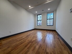 568 Communipaw Ave, Unit 104 in Jersey City, NJ - Building Photo