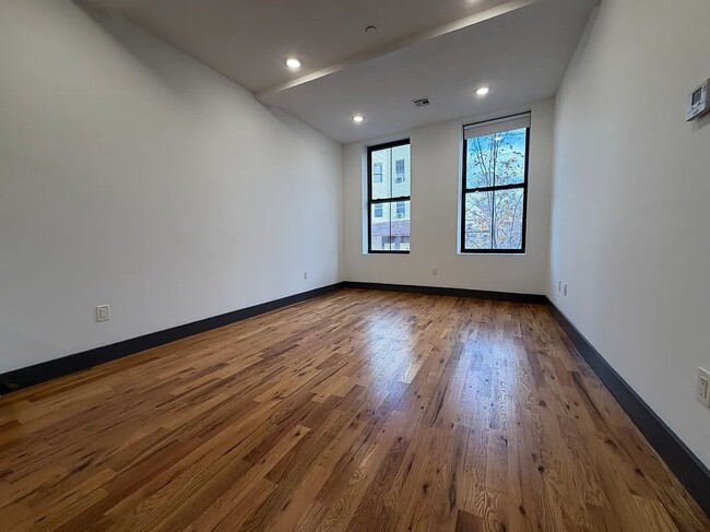 568 Communipaw Ave, Unit 104