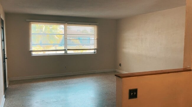 2434 Yale Rd in South Daytona, FL - Building Photo - Building Photo