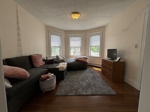 109 Birch St in Boston, MA - Foto de edificio - Building Photo