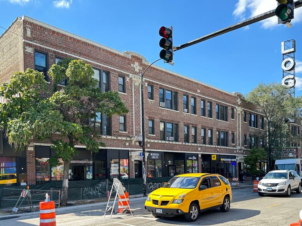 2636 N Milwaukee Ave in Chicago, IL - Foto de edificio