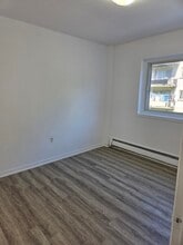 250 Alexis-Nihon Boul in St. Laurent, QC - Building Photo - Building Photo