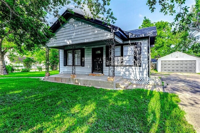 property at 404 Sinclair St
