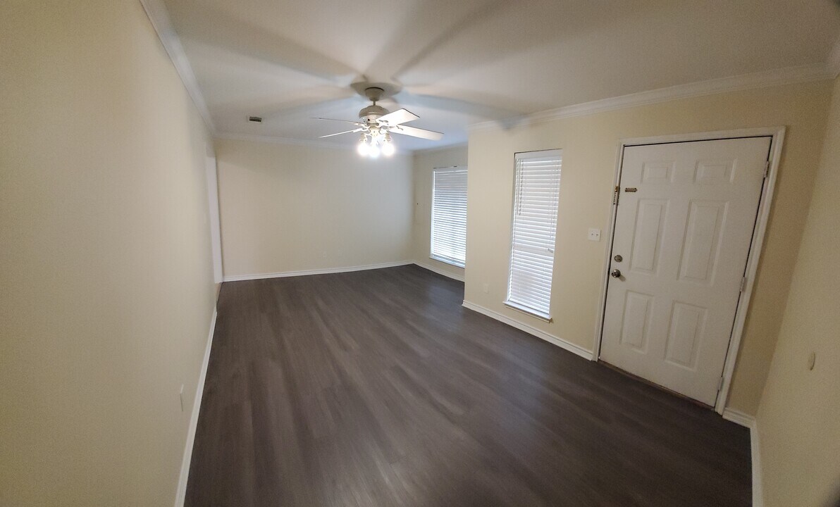 513 Ball St in Tom Bean, TX - Building Photo