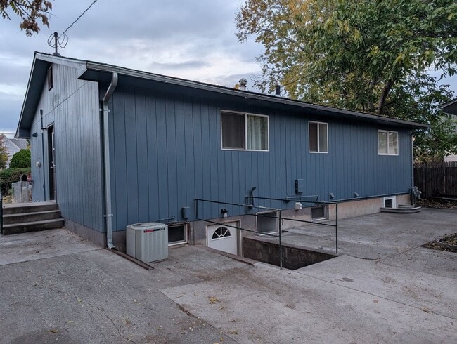 321 1st Ave in Lewiston, ID - Building Photo - Building Photo