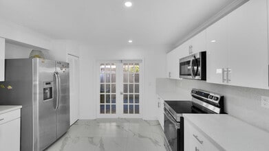 1917 SW 107th Ave, Unit 108 in Miami, FL - Building Photo - Building Photo