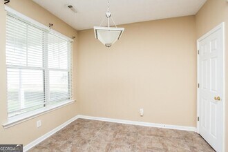 4652 Parkway Cir in Atlanta, GA - Foto de edificio - Building Photo