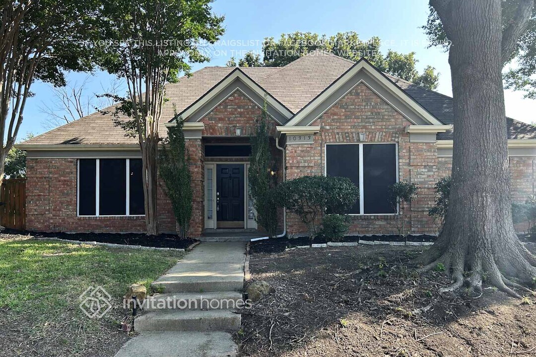 10313 Napa Valley Dr in Frisco, TX - Foto de edificio