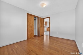 985 Slater Rd, Unit 2 in New Britain, CT - Building Photo - Building Photo